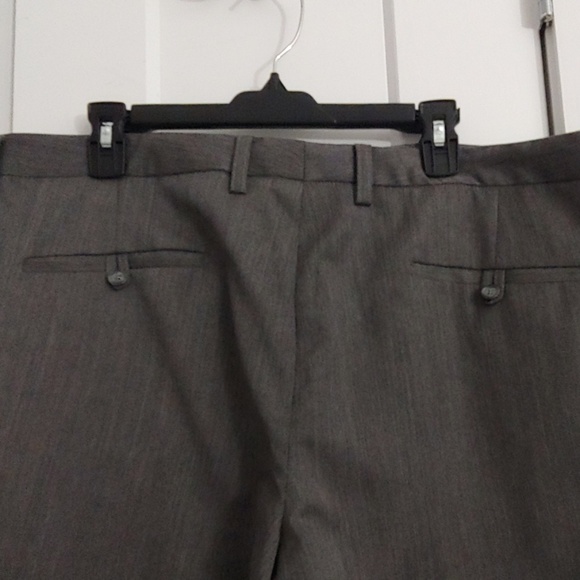 HUGO BOSS gray 100% wool slim fit pants size 36R - Picture 5 of 5